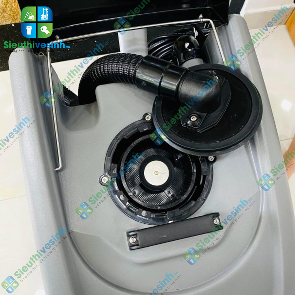 Máy chà sàn liên hợp Hiclean HC500 dùng để chà rửa và hút nước bẩn trên sàn.