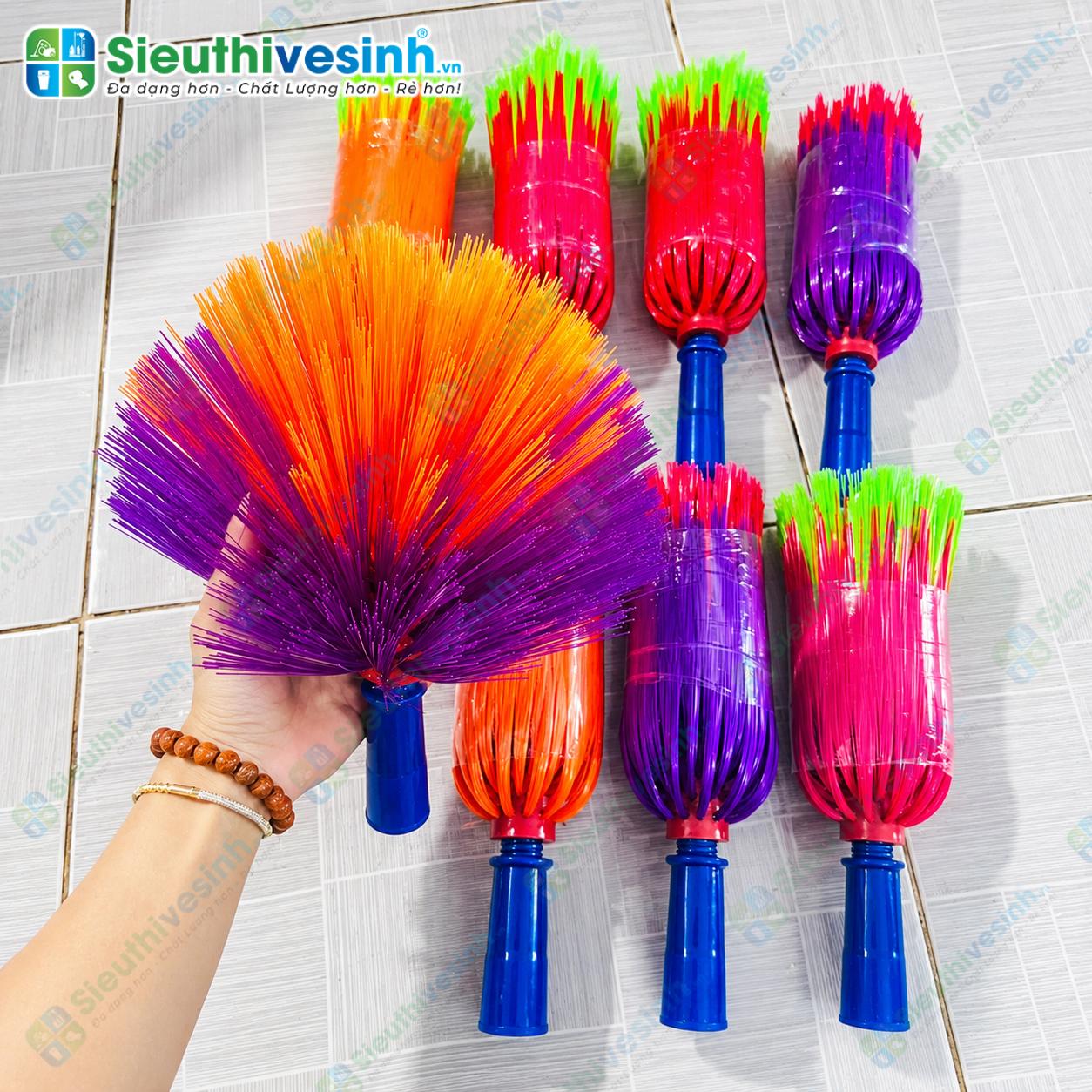 Đầu chổi quét mạng nhện vệ sinh góc trần và nóc tủ