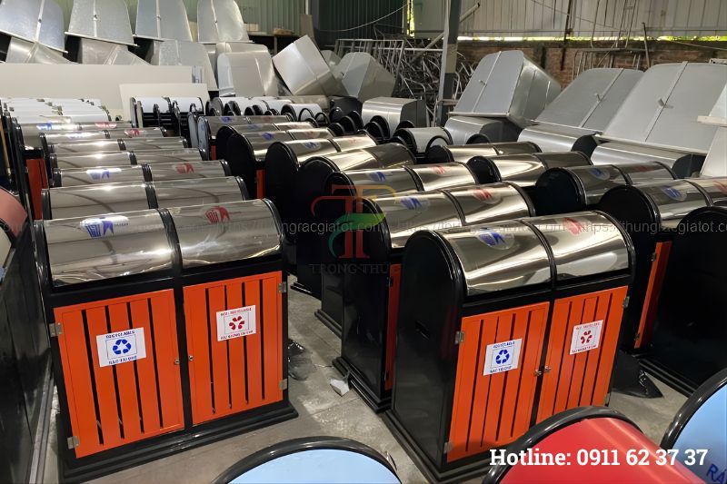 Vai trò và tầm quan trọng của thùng rác ngoài trời