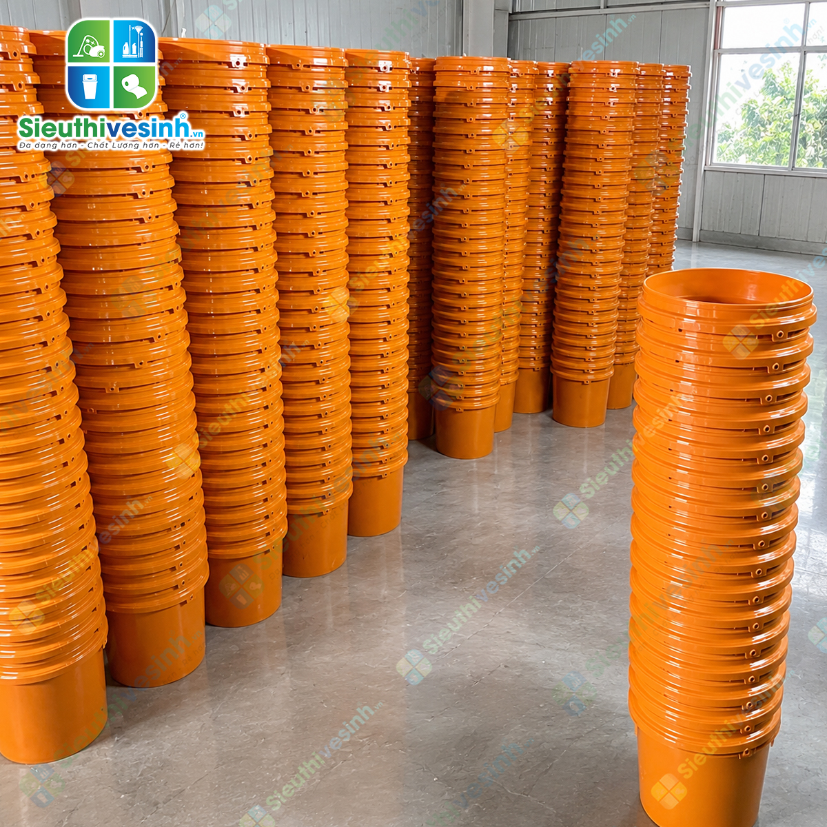 Xô nhựa vàng 10L không nắp được làm từ nhựa PP cao cấp, bền chắc, phù hợp sử dụng trong gia đình và vệ sinh công nghiệp.