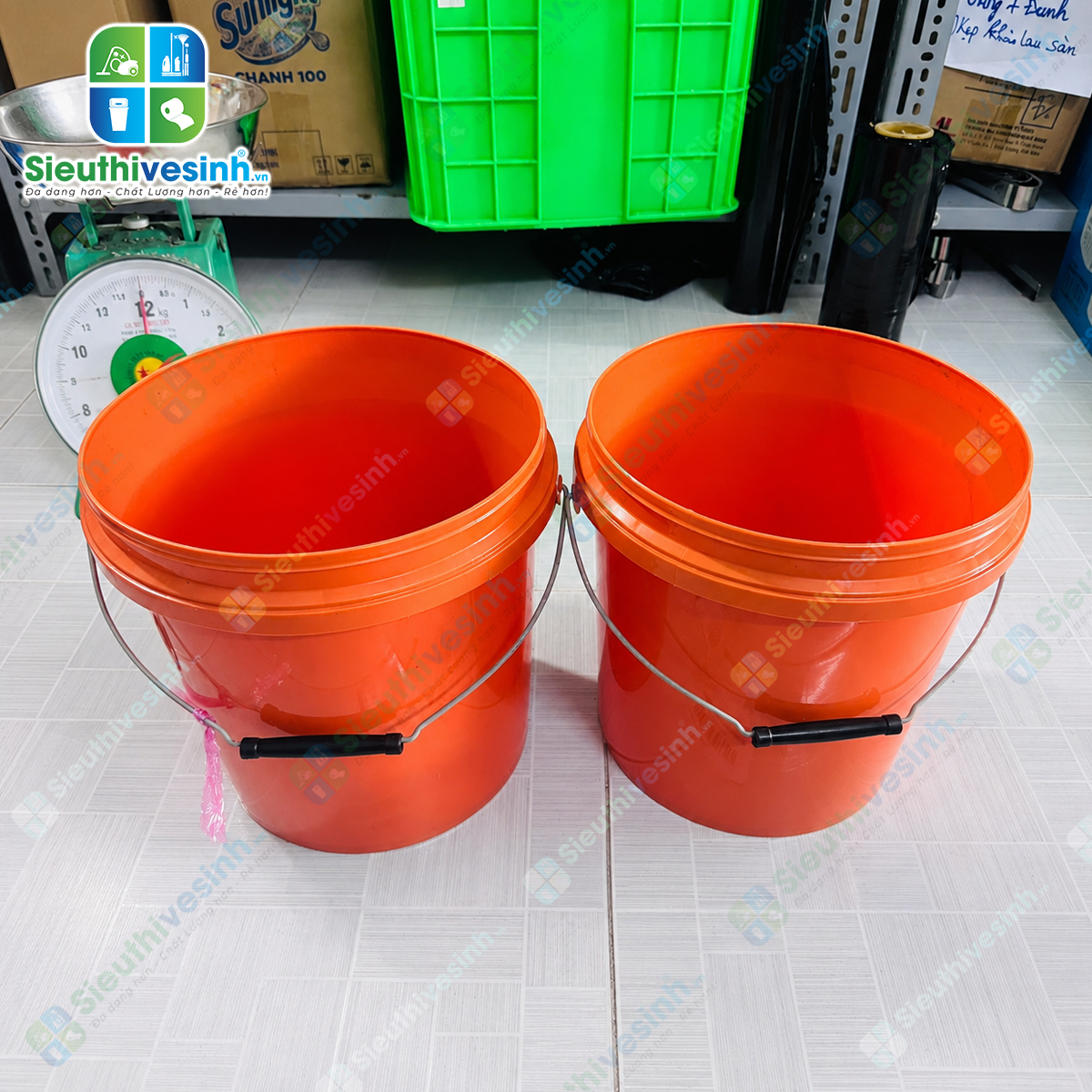 Xô nhựa vàng 10L không nắp được làm từ nhựa PP cao cấp, bền chắc, phù hợp sử dụng trong gia đình và vệ sinh công nghiệp.