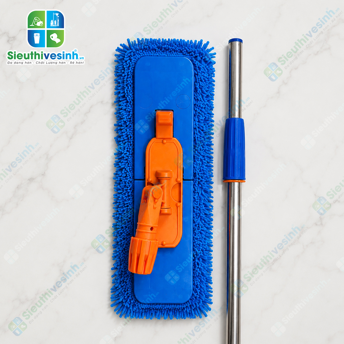 Bộ cây lau san hô 45cm bản nhựa rút kèm miếng lau microfiber siêu thấm hút, giúp lau sàn nhanh sạch và tiết kiệm thời gian vệ sinh.