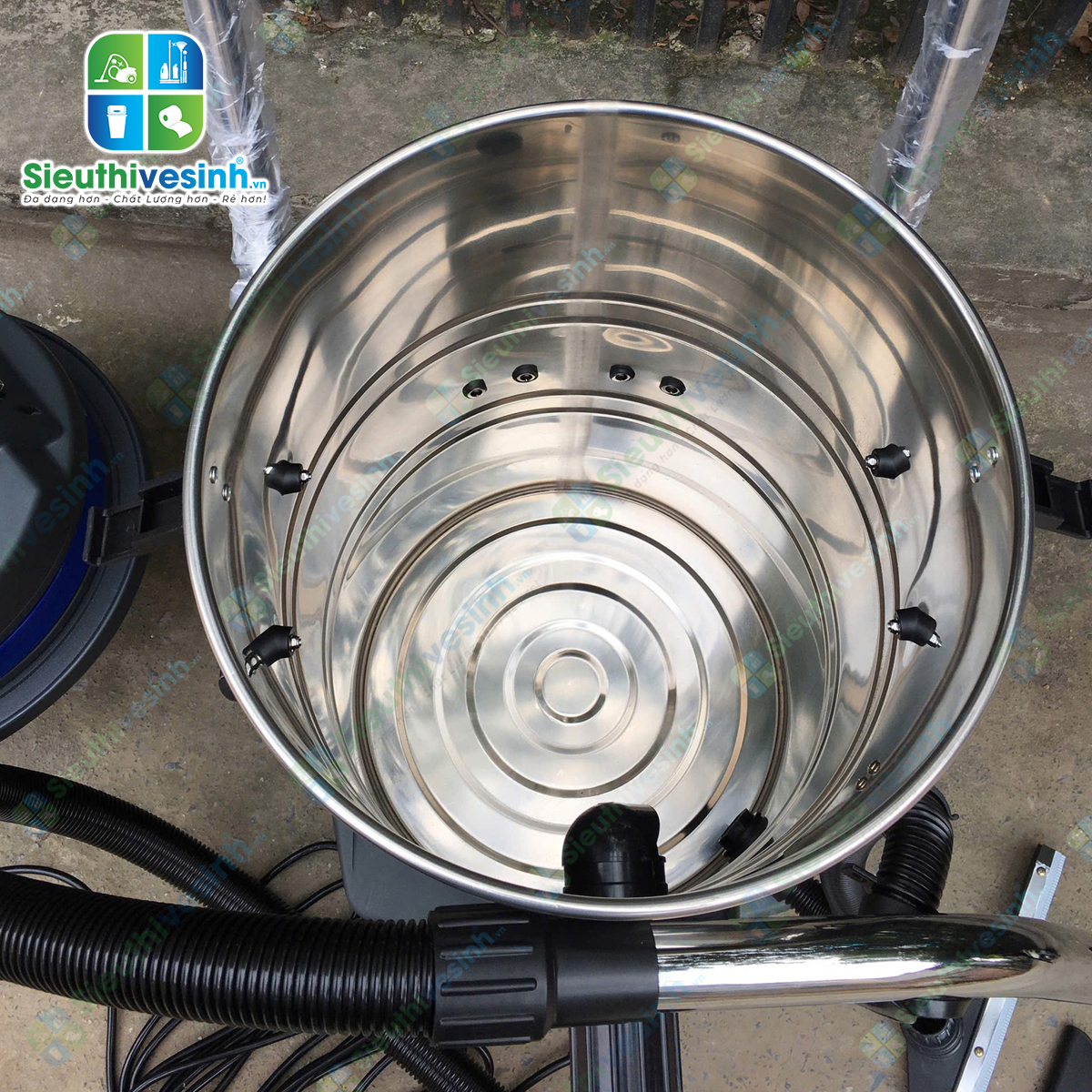 Máy hút bụi CleproX X-2/75 thùng inox 70L sở hữu công suất 3200W với khả năng hút bụi khô và hút nước mạnh mẽ, phù hợp cho môi trường vệ sinh công nghiệp.