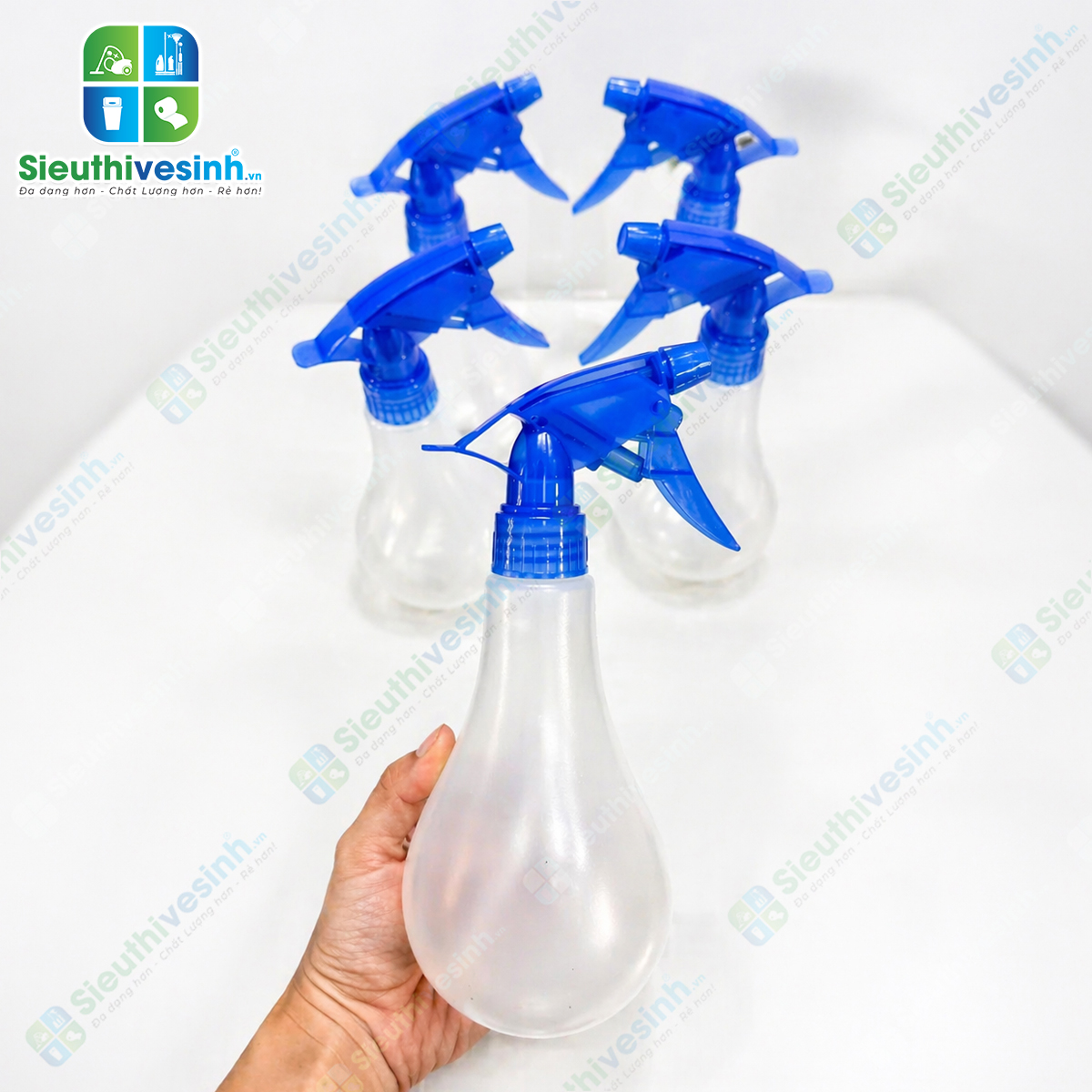 Bình xịt nước vòi xanh dung tích 500ml với đầu phun điều chỉnh tia và sương, phù hợp xịt nước, hóa chất vệ sinh và dung dịch khử khuẩn.