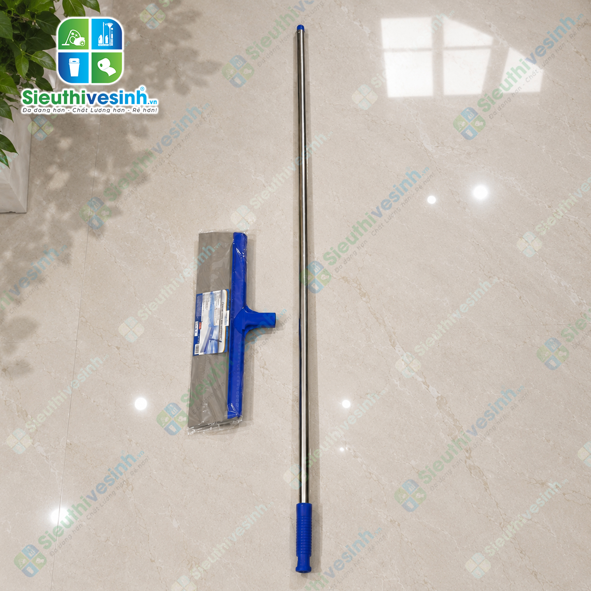 Cây gạt nước sàn Homeinno giúp gạt nhanh nước bẩn và nước đọng, hỗ trợ làm khô sàn hiệu quả