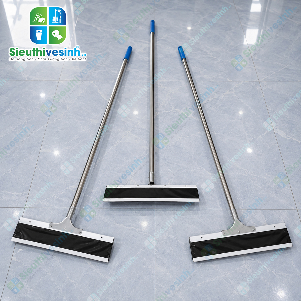 Cây cào nước sàn nhà đầu inox 45cm với lưỡi cao su mềm, giúp gạt và gom nước nhanh chóng, tiện lợi cho nhiều môi trường vệ sinh