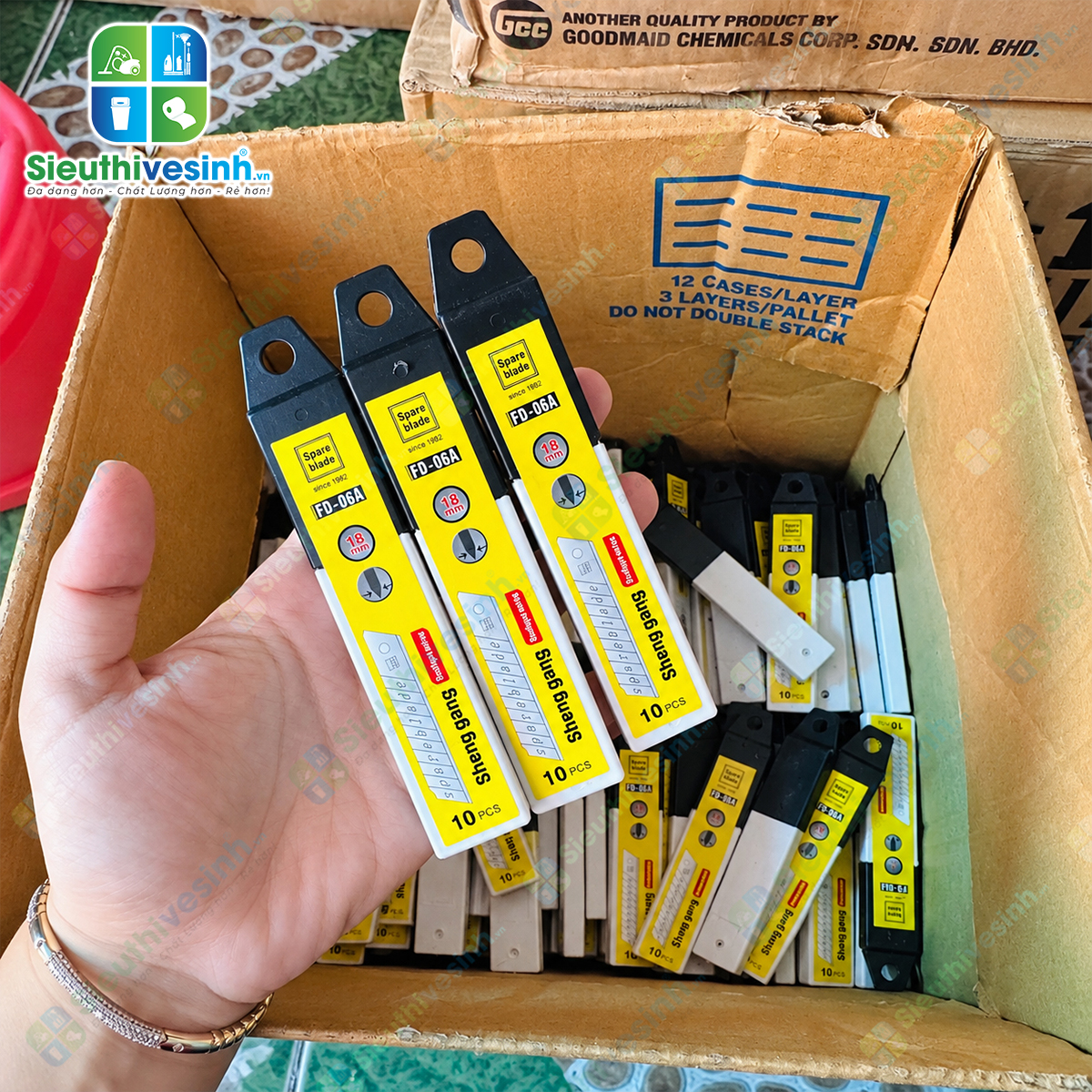 Lưỡi dao thay thế cây sủi, dao rọc giấy – quy cách 1 tuýp, dùng hỗ trợ cạo keo, decal và chất bám trên bề mặt.